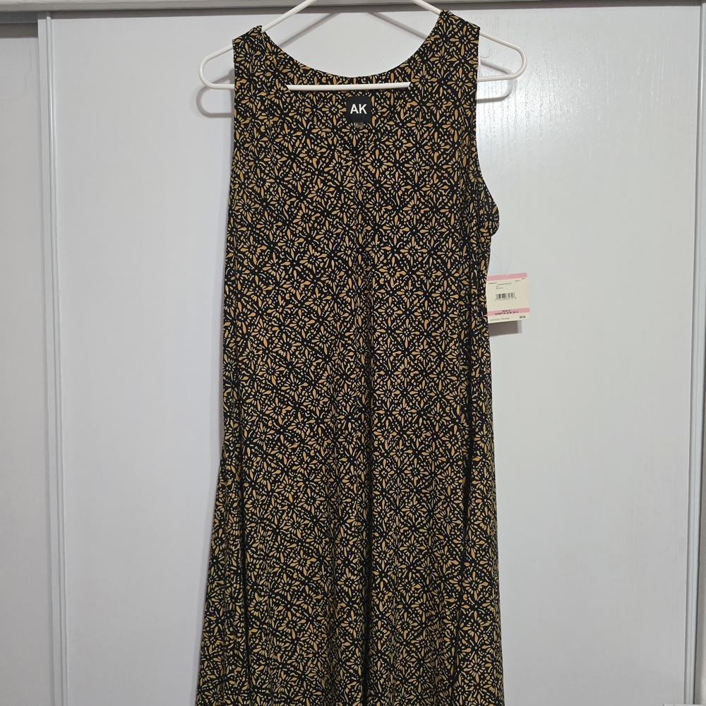NWT Anne Klein Women's Black and Gold Patterned Dress